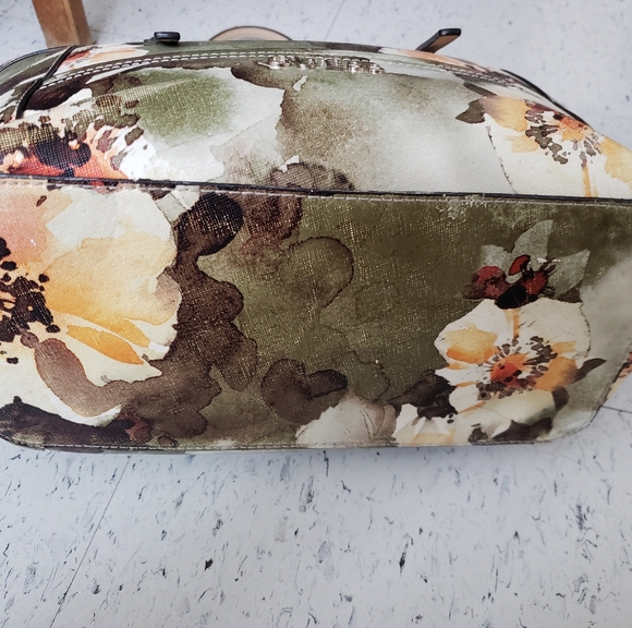 Guess Purse and Wallet - Picture 4 of 7